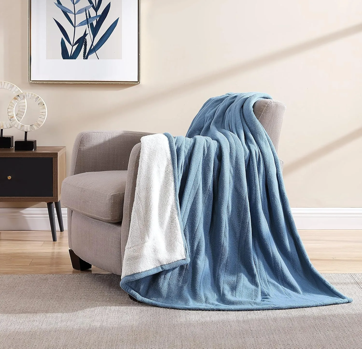 Eddie Bauer - Throw Blanket, Soft & Plush Heated Blanket, Cozy Fleece Bedding with Sherpa Reverse, 5 Heat Setting, Chambray Blue