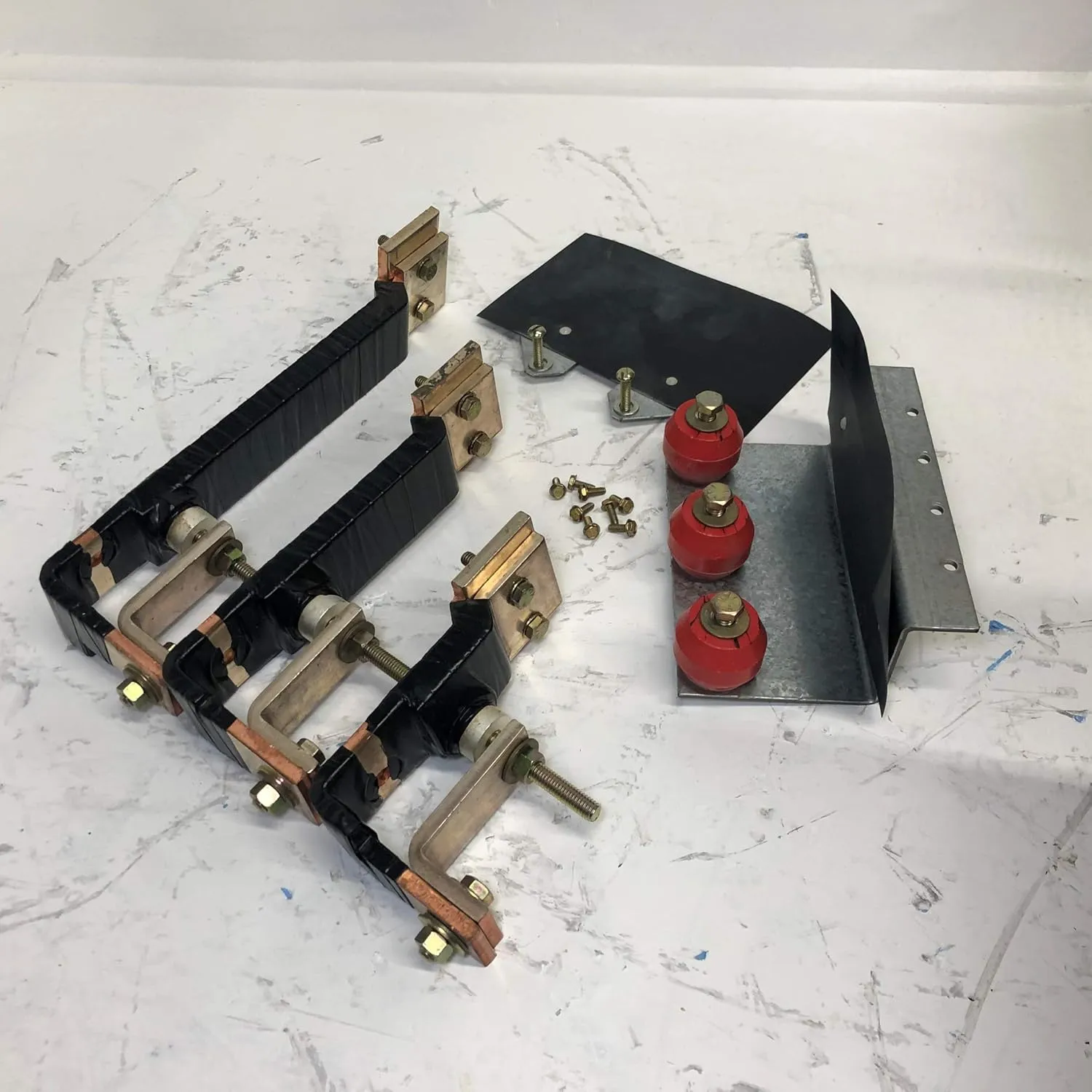 GE Spectra AMCB35KM Breaker Hardware Mounting Kit 1200A SKLA General Electric 3P