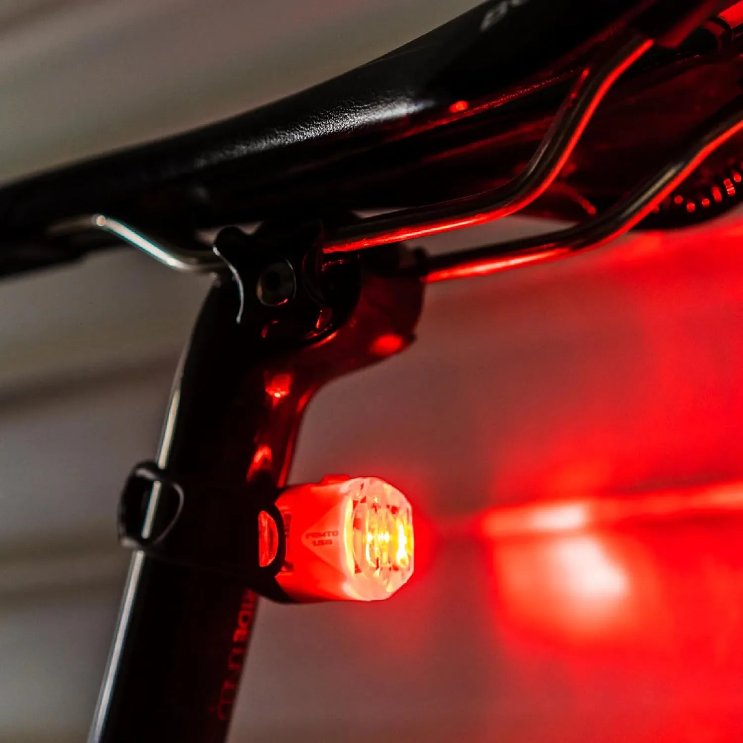 LEZYNE Femto USB Drive Bicycle Rechargeable IPX7 Waterproof Red LED Road Mountain Gravel Bike Rear Light w/Multiple Solid & Flash Modes | Silicone Rubber Mounting Strap Included, 5/15 Lumens
