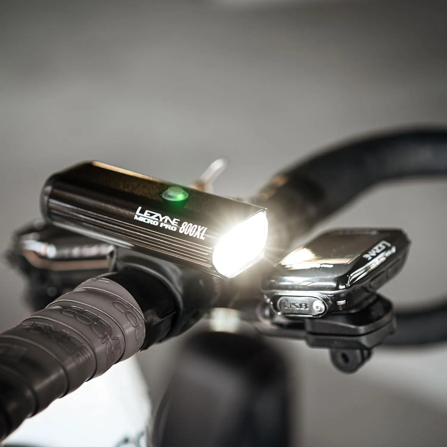 LEZYNE Micro Drive Pro Bicycle USB Rechargeable IPX7 White LED Front Light w/Multiple Solid & Flash Modes | Integrated Silicone Rubber Strap Mount - 800/1000 Lumens Options