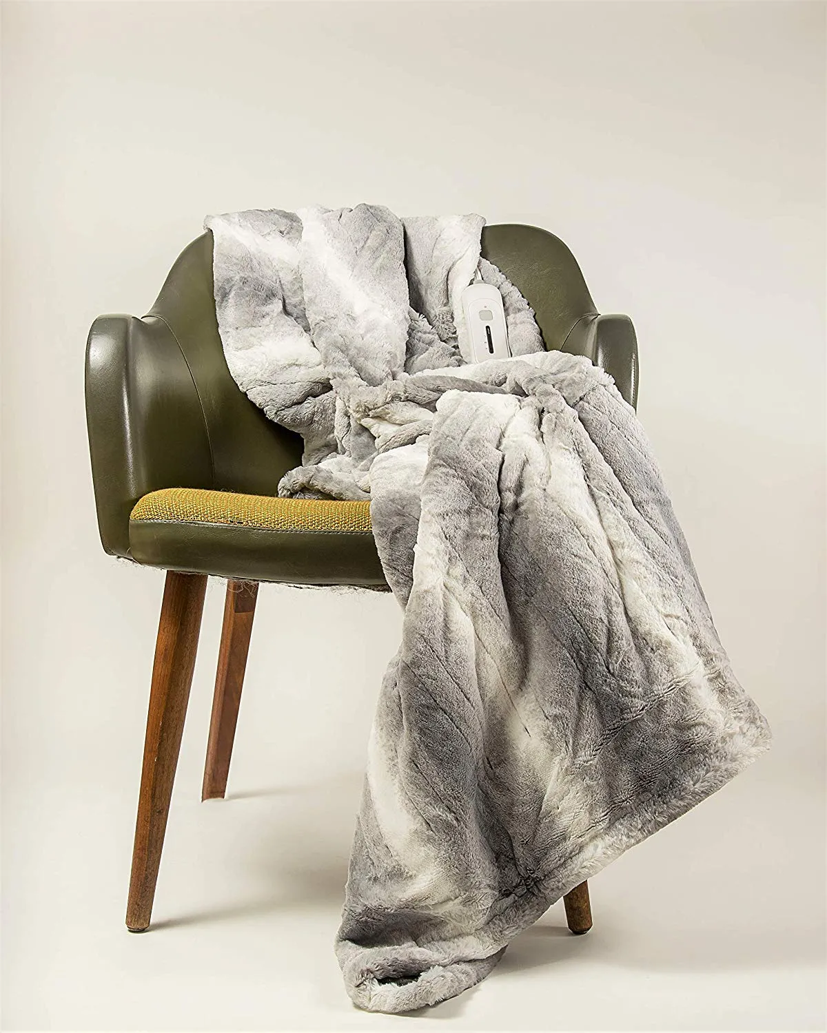 Luxe Classic Heated Faux Fur Throw | 50"x60"