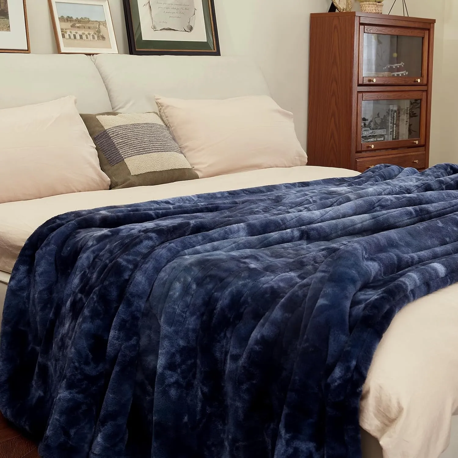 MAXEVE Electric Heated Throw Faux Rabbit Fur Blanket with 6 Heating Levels & 4 Hours Auto Off, Fast Heating Warm Cozy Sherpa Washable Blanket with Over-Heat Protection, ETL Certification, Blue