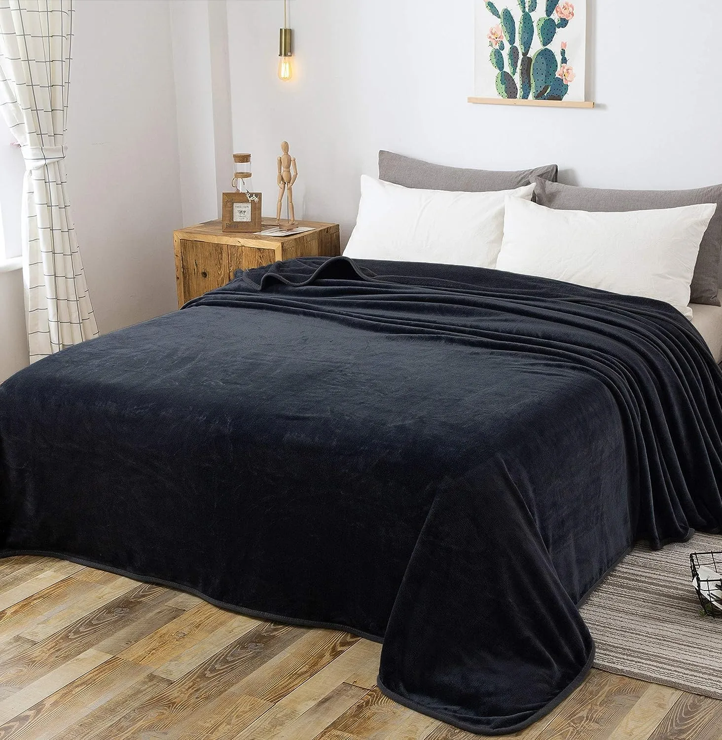 Polar Fleece Blanket Queen Size 350GSM Lightweight Throw for The Bed Extra Soft Brush Fabric Super Warm Sofa Blanket 90" x 90"(Black Queen)