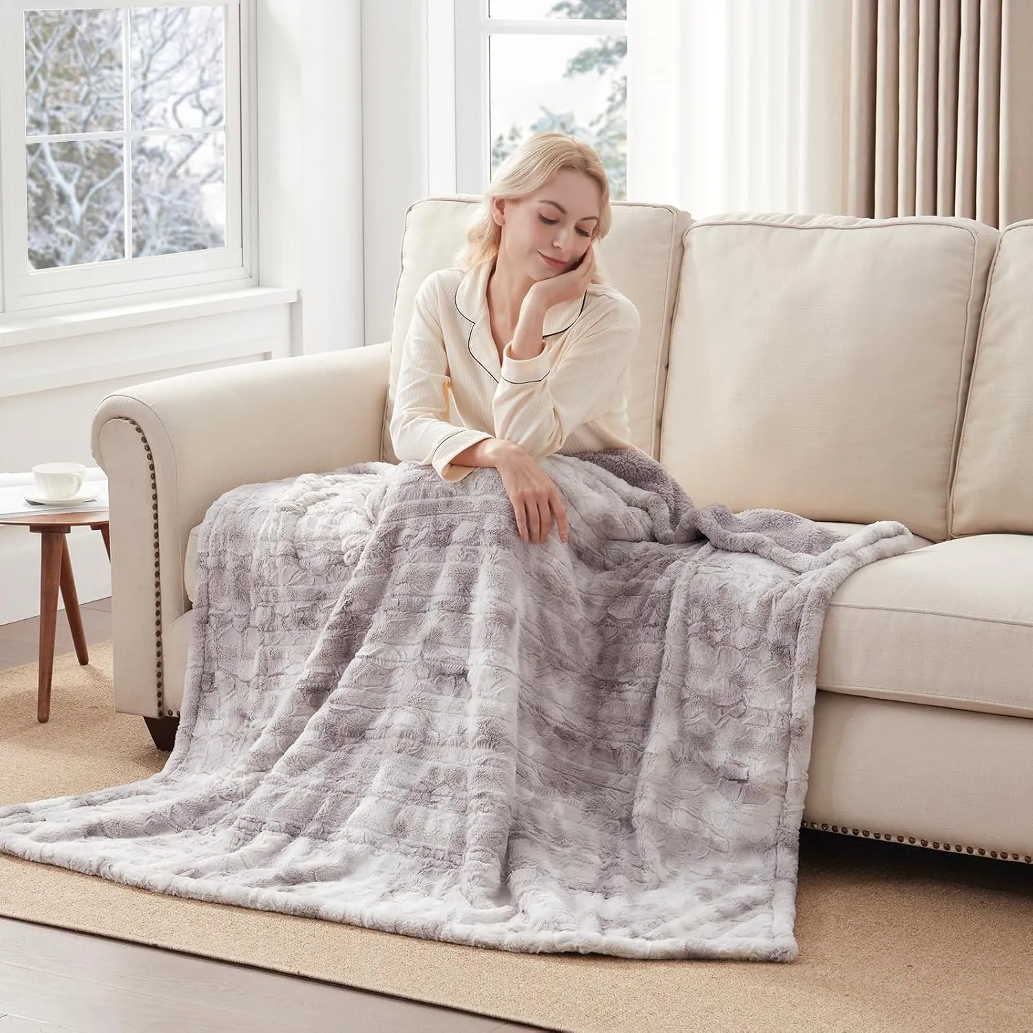 Westinghouse Electric Throw Blanket, Faux Fur Heated Blanket with 6 Heating Levels & 2-10 Hours Auto Off, Soft Cozy Sherpa Heated Blanket Washable Blanket (50" x 60" Throw Size, Light Grey)